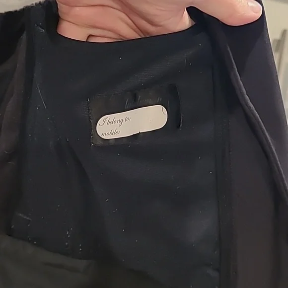 Lululemon Jacket. Size 8 - Picture 7 of 9